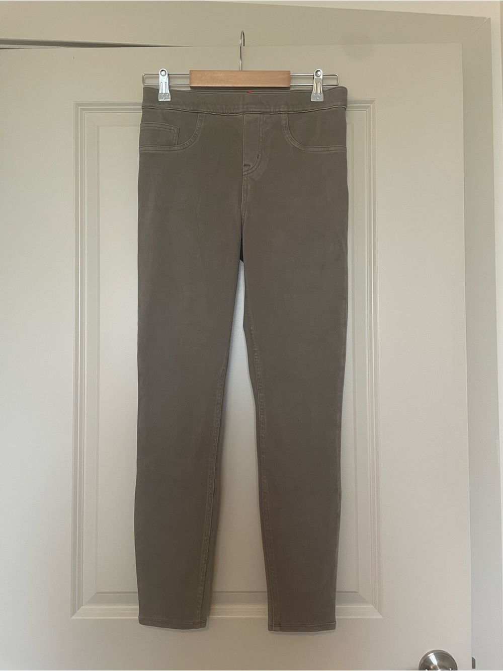 SPANX Women's Skinny Jeans in Taupe
